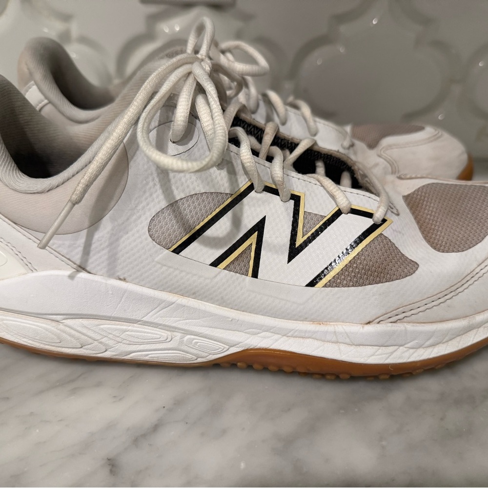 New Balance Men’s White Turf Shoes Baseball